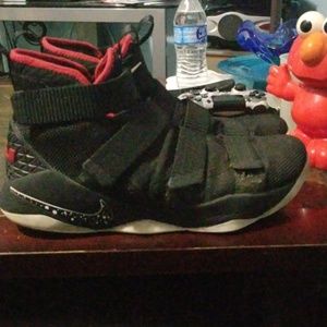 Lebron soldier 11